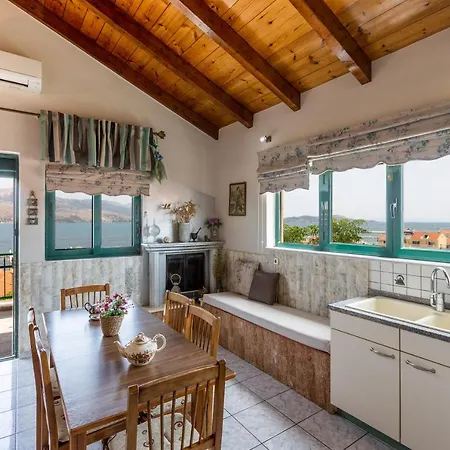 A&s Seaside Maisonette Lixouri