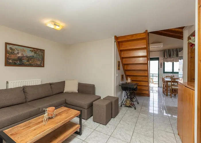 Дом отдыха A&s Seaside Maisonette Ликсури