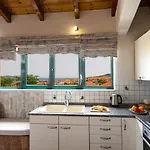 A&s Seaside Maisonette 펜션 *